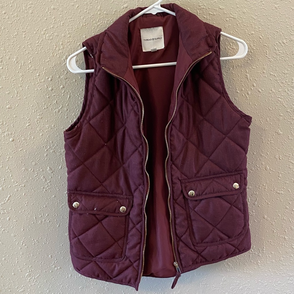 Thread & Sipply Red/maroon vest. Size small